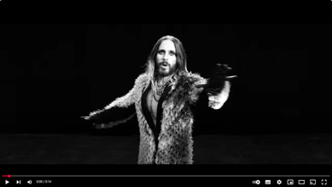 Jared Leto ha refutado categóricamente todas las acusaciones a través de sus representantes, negando cualquier comunicación sexual o inapropiada. Captura YouTube/Jared Leto