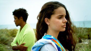 Fotograma del filme Esta Isla.&nbsp;