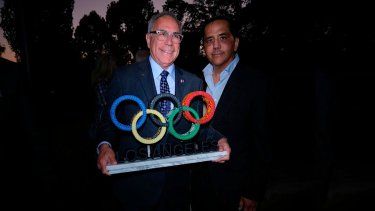 Lester Friedman, alcalde de Beverly Hills, y Mauricio Quintanilla.&nbsp;