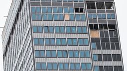 El edificio cambio de uso comercial a residencial y las vigas de acero comenzaron a doblarse (AFP)