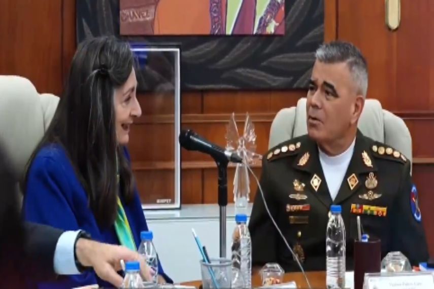 El pasado 22 de julio el ministro Vladimir Padrino López se reunión con la delegación del Centro Carter en su despacho y destacó su seriedad en procesos electorales y resoluciones de conflictos