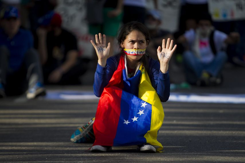 Venezuela ha servido como modelo para los regímenes populistas en la región, pero hoy es el epítome del sufrimiento,señala el documento de Freedom House.&nbsp;