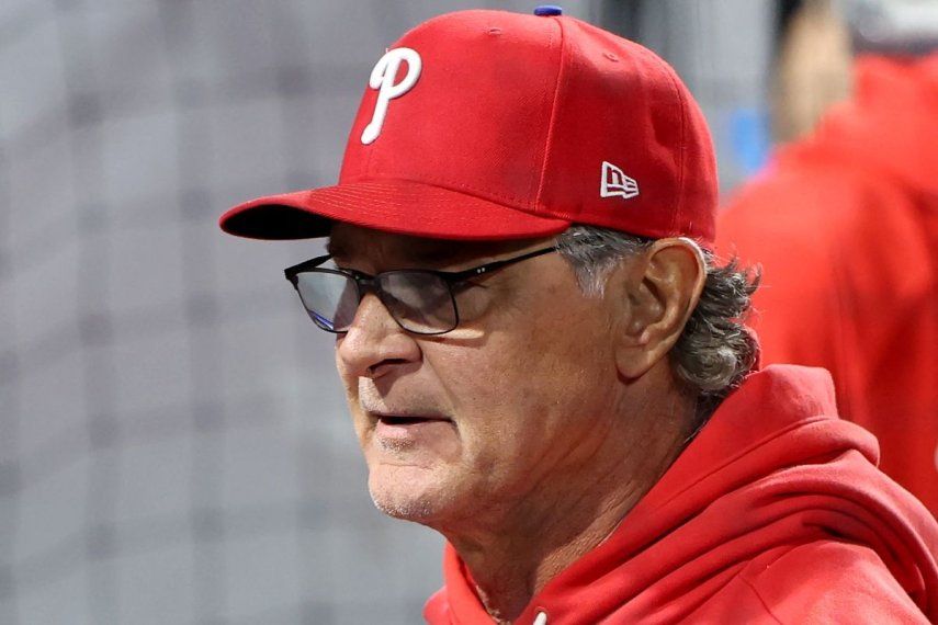 Don Mattingly, nuevo mánager de los Filis de Filadelfia en la MLB, durante un juego contra los Gigantes de San Francisco, el 28 de abril de 2026.