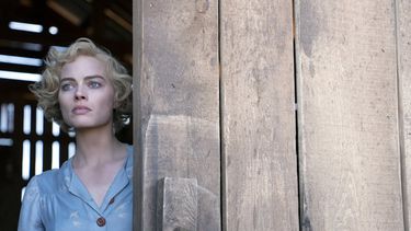 Margot Robbie en una escena de Dreamland en una imagen proporcionada por Paramount Pictures.