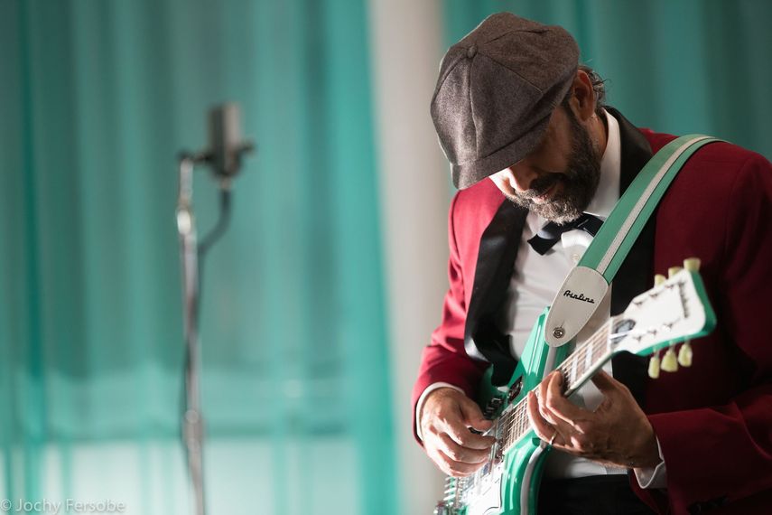 El músico dominicano publicó esta foto para promocionar su sencillo. (FACEBOOK)