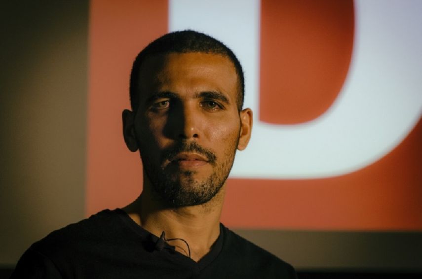 El periodista cubano&nbsp;Manuel Alejandro León Velázquez se encuentra detenido en Guantánamo y sus familiares han denunciado que la Seguridad del Estado lo amenaza con prisión.