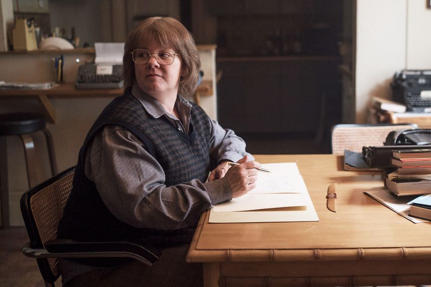 El argumento escarba en las raíces de la moral humana. Israel, o Lee para los amigos, ve cómo su vida de escritora se va a pique.