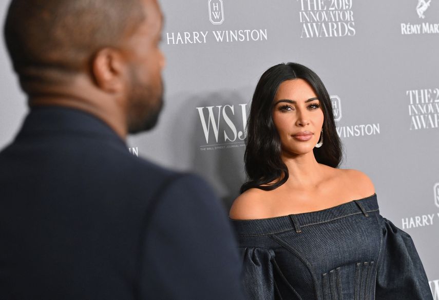 En esta foto de archivo tomada el 6 de noviembre de 2019, Kim Kardashian y Kanye West asisten a los premios Innovator Awards 2019 de WSJ Magazine en la ciudad de Nueva York.