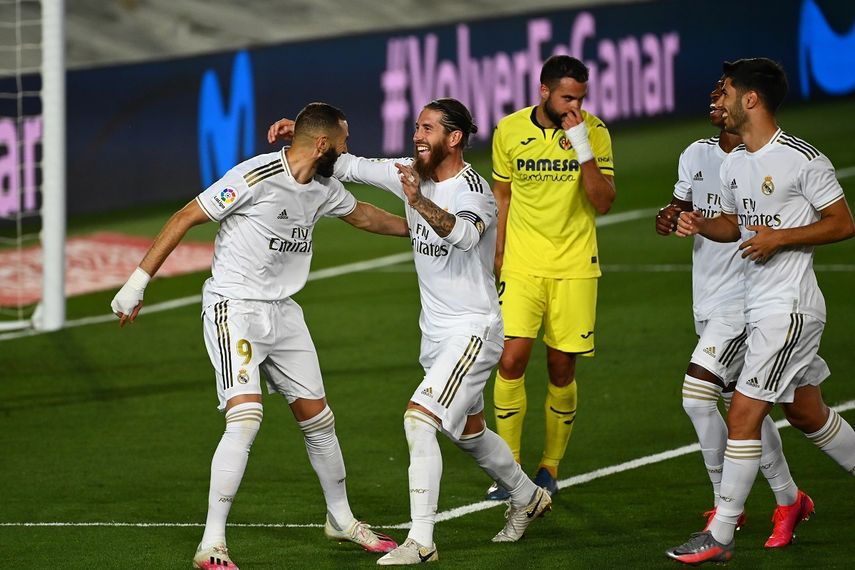 Sergio Ramos y Karim Benzema celebran el triunfo del Real Madrid en LaLiga.