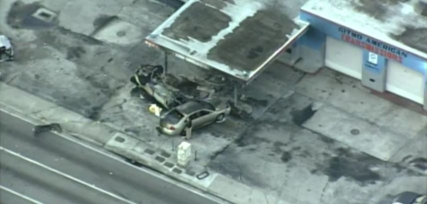 El vehículo involucrado en el accidente quedó totalmente destruido y sus restos permanecieron hasta la mañana de este martes.