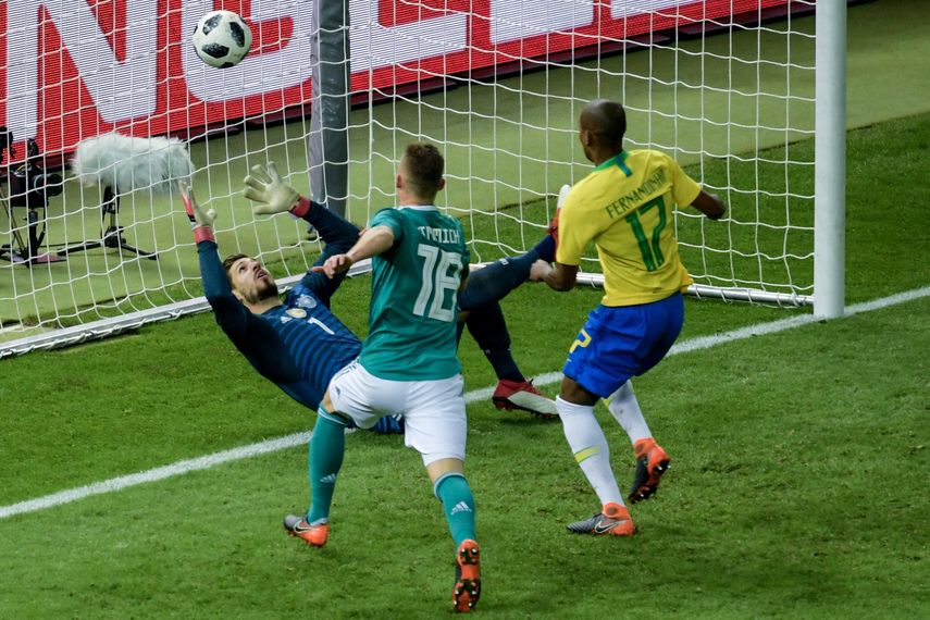 El momento del tanto convertido por Gabriel Jesús al minuto 37 luego de un pase desde la izquierda de William.