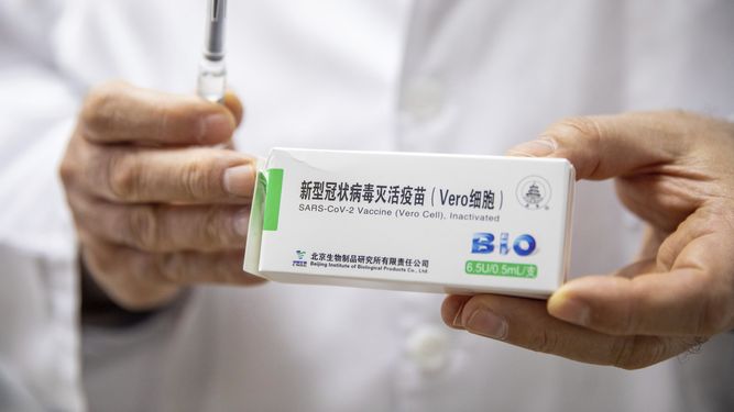 Régimen castrista acepta vacunas chinas anticovid