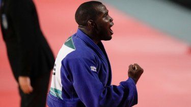 El cubano Iván Silva celebra tras ganar la medalla de oro en los 90 kg del judo de los Juegos Panamericanos en Santiago, Chile, el lunes 30 de octubre de 2023.&nbsp;