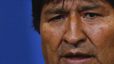 El presidente de Bolivia, Evo Morales, habla durante una conferencia de prensa en la base militar en El Alto, en las afueras de La Paz, Bolivia, el domingo 10 de noviembre de 2019. Horas después, Morales anunció su renuncia al poder tras semanas de protestas y acusaciones de fraude en la elección presidencial del 20 de octubre.