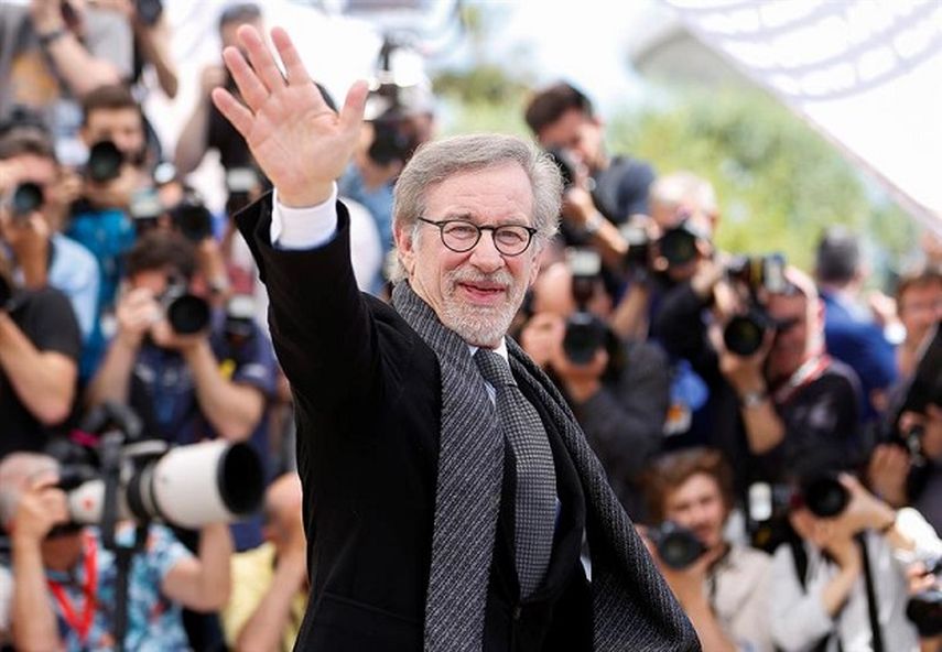El realizador estadounidense Steven Spielberg posa durante la proyección de su nuevo filme The BFG en el Festival de Cine de Cannes. (EFE). 