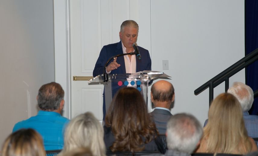 Nelson Albareda, productor musical y empresario. Nelson Albareda, productor musical y empresario.