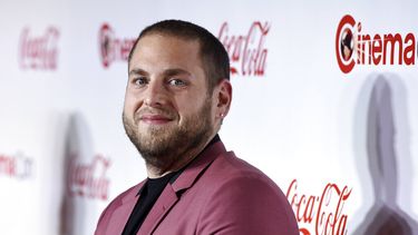 Jonah Hill, ganador del premio CinemaCon Vanguard, posa en los premios Big Screen Achievement Awards el 26 de abril de 2018 en Las Vegas.