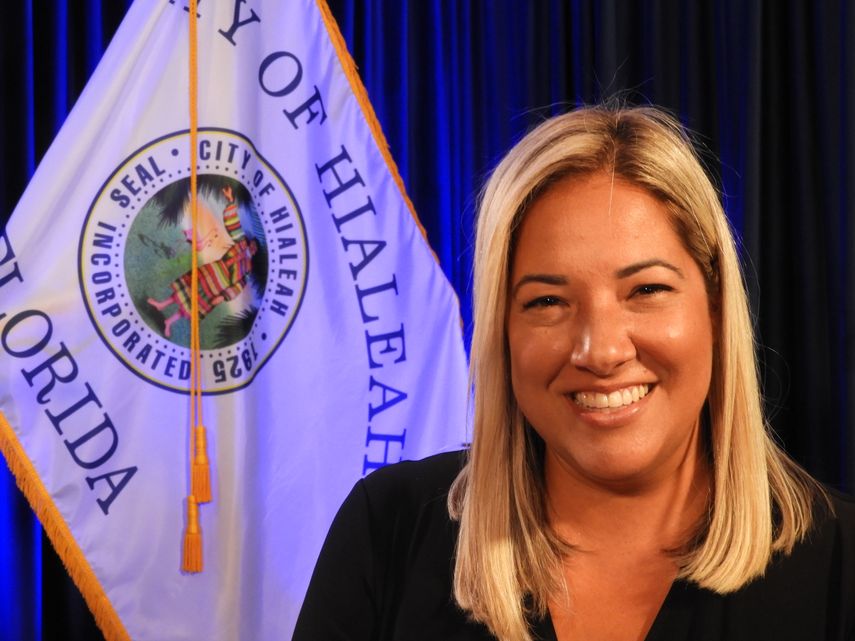 Melinda de la Vega es concejal interina del órgano legislativo de Hialeah. Melinda de la Vega es concejal interina del órgano legislativo de Hialeah.
