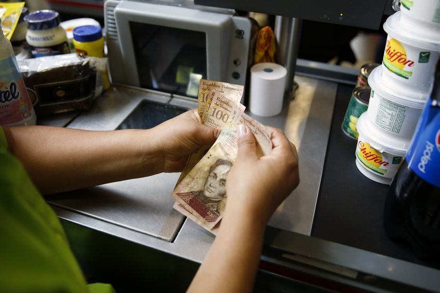 La inflación en Venezuela, que según el BCV cerró 2015 en 180,9 por ciento, es considerada por el Gobierno de Nicolás Maduro como un problema inducido por una guerra económica