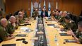 El ministro de Defensa israelí, Israel Katz, se reúne con mandos militares durante la operación de ataques contra Irán.
