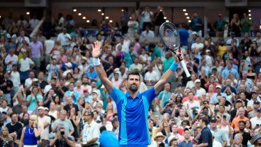 Novak Djokovic, de Serbia, celebra después de vencer a Borna Gojo, de Croacia, en la cuarta ronda del Abierto de Estados Unidos, el domingo 3 de septiembre de 2023, en Nueva York.