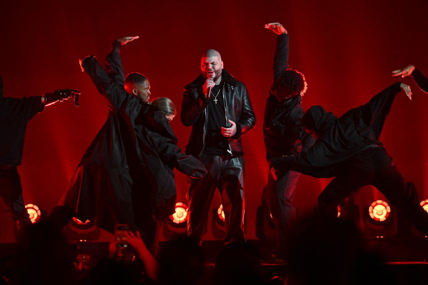 Farruko realizará el estreno del remix de su éxito Nazareno; además, presenta un adelanto del próximo sencillo Viaje en la ceremonia de los Latin Billboard 2022.&nbsp;