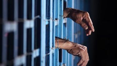 La ONG Foro Penal contabiliza 1794 presos políticos del régimen de Nicolás Maduro, en Venezuela.