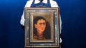 El autorretrato de la artista mexicana Frida Kahlo que irá a subasta en Nueva York en noviembre. El autorretrato de la artista mexicana Frida Kahlo que irá a subasta en Nueva York en noviembre.
