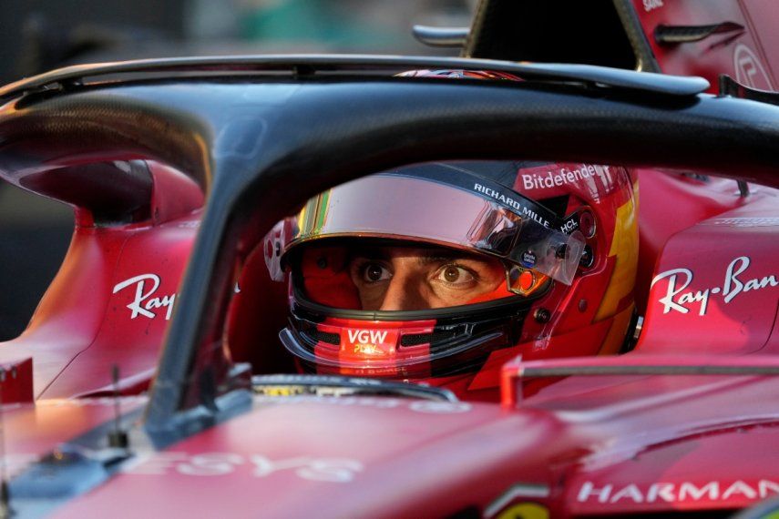 El piloto de Ferrari, Carlos Sainz Jr., en su monoplaza durante el Gran Premio de Australia.