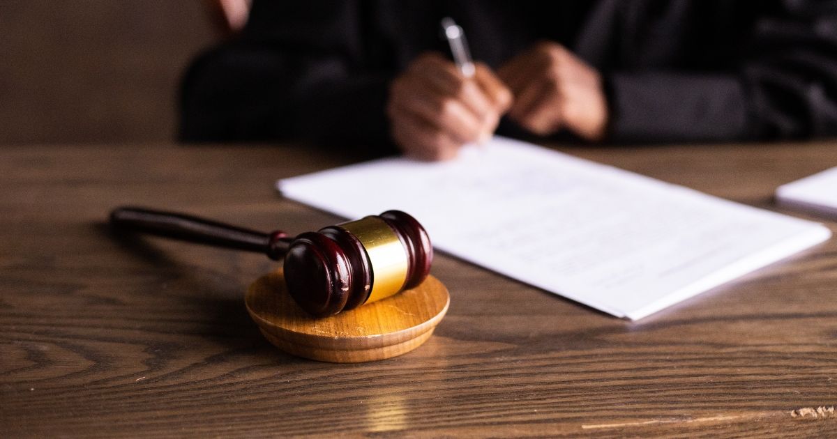 Bancrédito demanda en tribunal de Miami-Dade a tres importantes firmas de abogados por negligencia