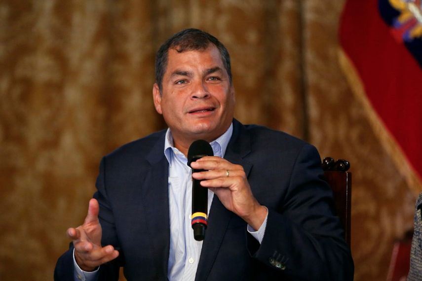 Correa había asegurado este mes que no tenía intenciones de regresar a Bélgica, de donde es originaria su esposa, hasta que concluyera la consulta