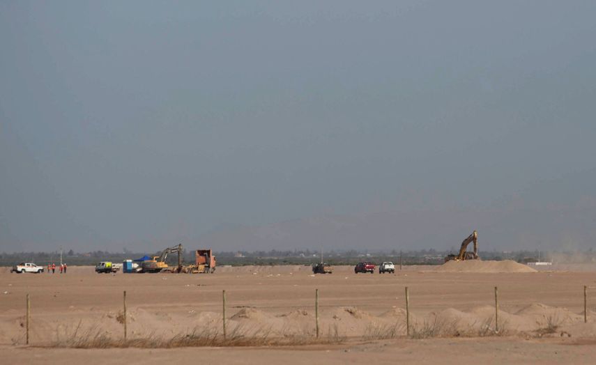 En la zona norte donde converge la triple frontera comenzó la construcción de barreras. (AFP)