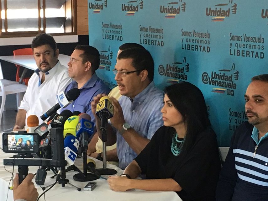 Sabemos que en el Gobierno hay gente que desea eso (la apertura del canal humanitario), afirmó Simón Calzadilla.