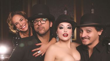 Goooza es un espectáculo musical que recoge la tradición del cabaret y el circo, todo ello presentado a través de la estética teatral y el toque del director venezolano David Chacón Pérez. (CORTESIA)