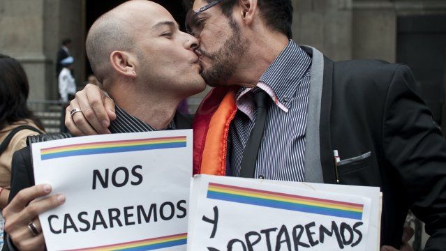 El Supremo de México avala la adopción para las parejas homosexuales
