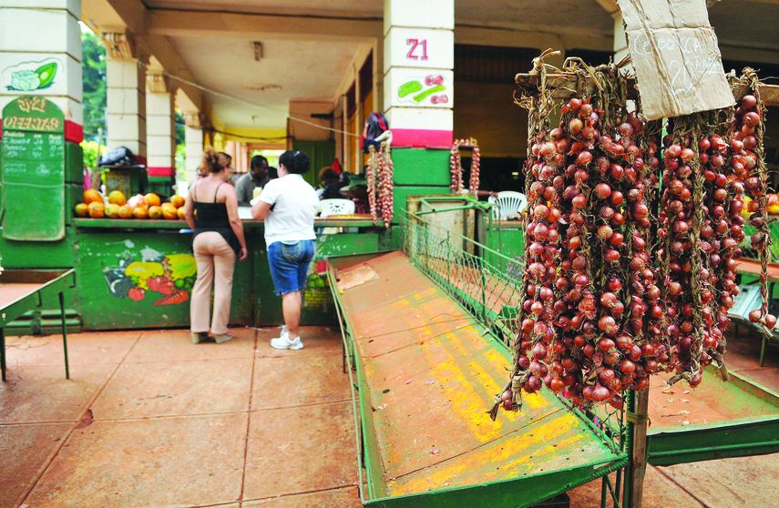 La mayoría de los mercados están desabastecidos.