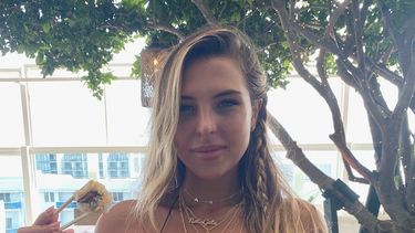La cuenta oficial del Papa en Instagram, con 7,4 millones de seguidores, puso un like a la modelo brasileña Natalia Garibotto