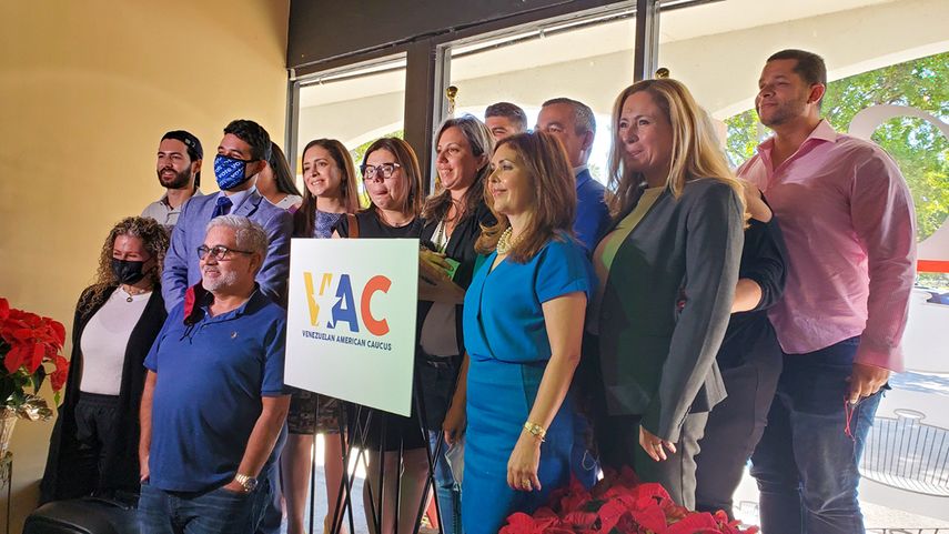 Aspecto del lanzamiento del Caucus Venezolano Americano (VAC) en el sur de la Florida.
