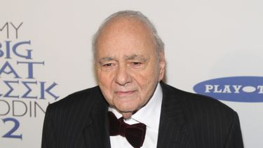 &nbsp;En esta fotografía del 15 de marzo de 2016, Michael Constantine asiste al estreno de My Big Fat Greek Wedding 2 en Nueva York. Michael Constantine, un actor de carácter galardonado con el Emmy que alcanzó fama mundial interpretando al padre de la novia y admirador del windex en la película “My Big Fat Greek Wedding” (“Casarse... está en griego”) ha muerto.&nbsp;