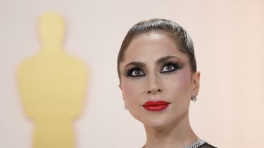 Lady Gaga llega a los Oscar el 12 de marzo de 2023 en el Teatro Dolby en Los Angeles. La Casa Blanca anunció el 13 de abril un Comité para las Artes y Humanidades que incluye a Lady Gaga, Jon Batiste, Shonda Rhimes, George Clooney, Jennifer Garner, Troy Kotsur y Kerry Washington.