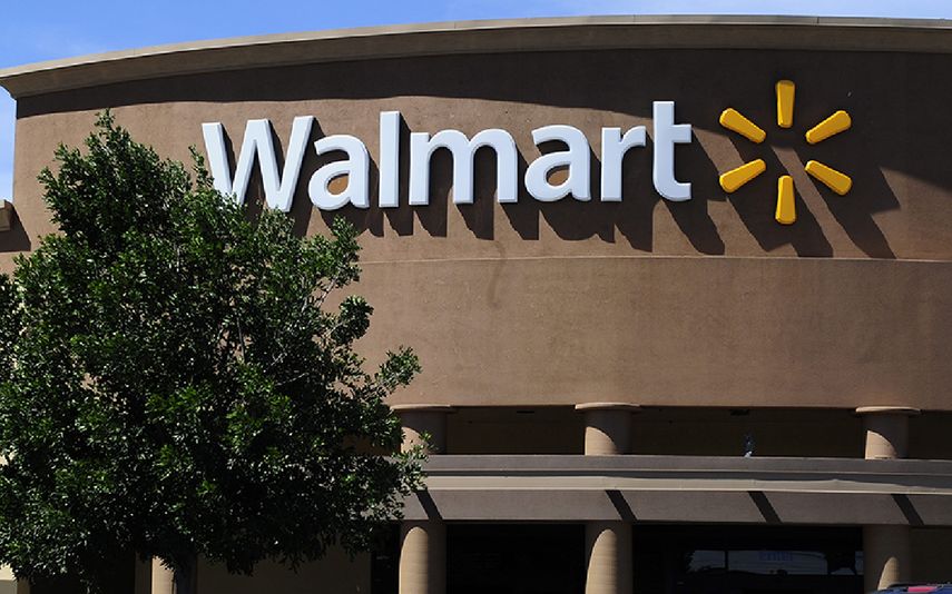 Desde la matanza, cientos de personas de todos los ámbitos han hecho llamamientos para que se retire la bandera de los lugares públicos en Carolina del Sur y la gobernadora, Nikki Haley, anunció este lunes que pedirá que sea retirada del Parlamento est