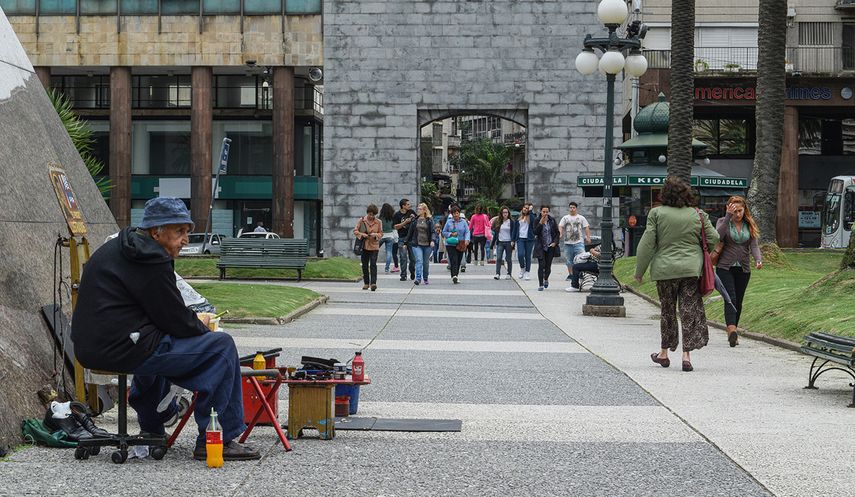 Vista parcial de una plaza en Montevideo, Uruguay.