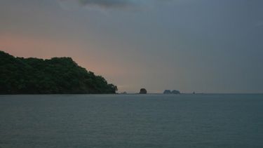 Nube ligera al anochecer. (TOMÁS SÁNCHEZ)