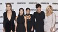 De izquierda a derecha, Khloe Kardashian, Kourtney Kardashian, Kim Kardashian, Kris Jenner y Kylie Jenner llegan a la celebración de los 50 años de la revista Cosmopolitan el 12 de octubre de 2015 en West Hollywood, California.