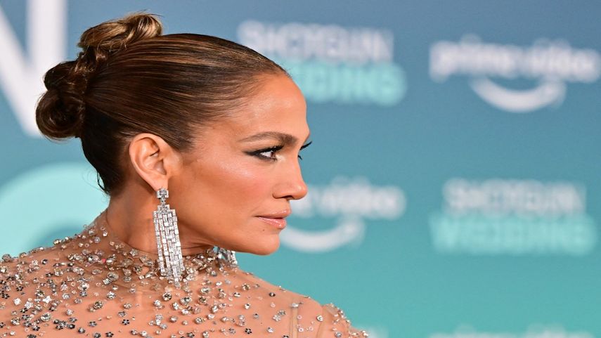 La actriz y cantante estadounidense Jennifer López llega para el estreno en Los Ángeles de Shotgun Wedding, de Prime Video, en el teatro chino TCL en Hollywood, California, el 18 de enero de 2023.