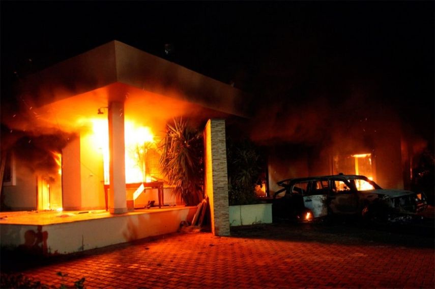 Imagen de archivo del atentado al consulado de EEUU en Bengasi, Libia, el 11 de septiembre de 2012.