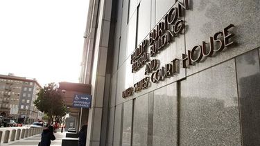 Vista exterior de la Corte Federal de San Francisco, donde representantes del Departamento de Justicia estadounidense y abogados que representan a Volkswagen (VW), asistieron a una reunión sobre el acuerdo del escándalo del trucaje de sus motores diése