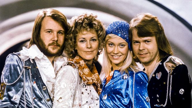 Esta foto de archivo tomada el 9 de febrero de 1974, en Estocolmo, muestra al grupo de pop sueco Abba con sus miembros Benny Andersson, Anni-Frid Lyngstad, Agnetha Faltskog y Bjorn Ulvaeus posando después de ganar el Festival de la Canción de Eurovisión con su canción Waterloo.