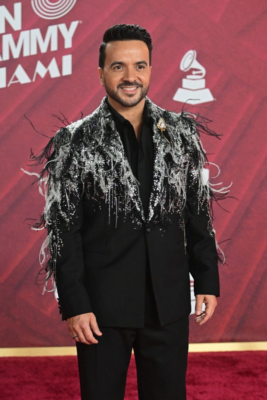 El cantautor puertorriqueño Luis Fonsi asiste a la 25a Entrega Anual de los Premios Latin Grammy en el Kaseya Center en Miami, Florida, el 14 de noviembre de 2024.&nbsp;