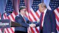 El presidente electo 47 de Estados Unidos Donald J. Trump saluda al presidente de la Cámara de Representantes, Mike Johnson.
